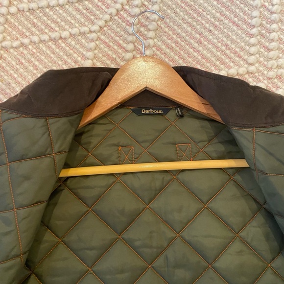 Barbour Men's Quilted Orange Vest - Picture 5 of 5